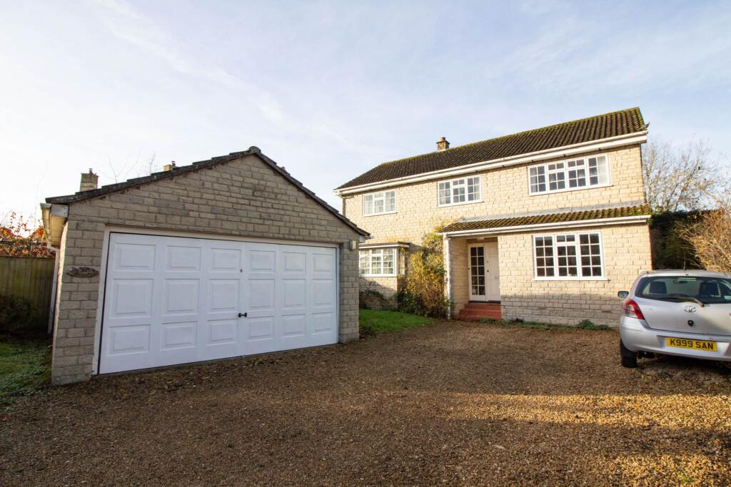 Walnut Close, Rode