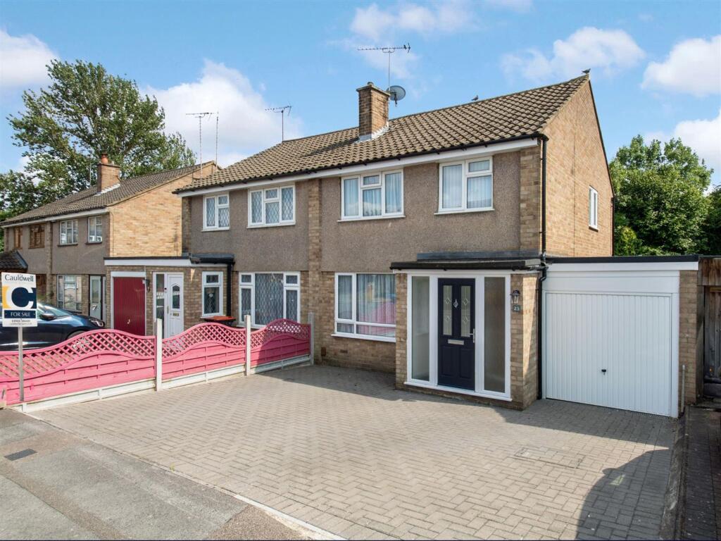 Extended StudyFamily room (2560 x 1920 px).jpg.JPG