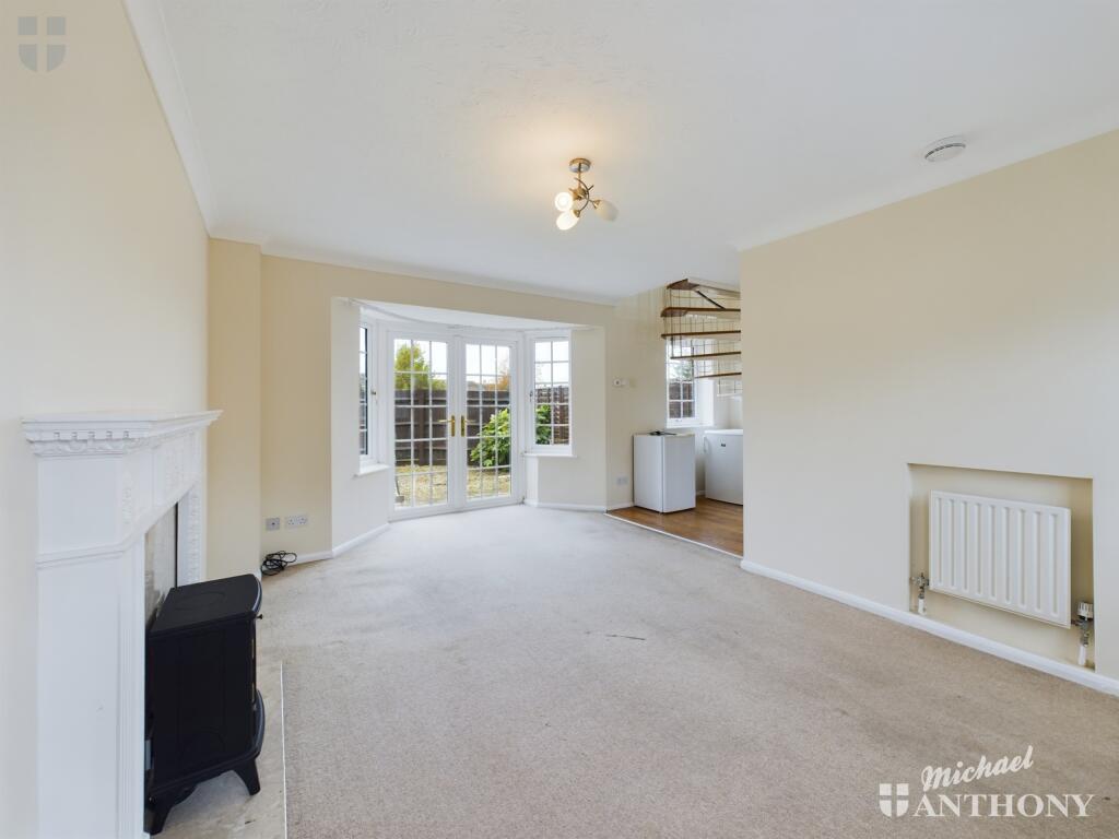 CAM03852G0-PR0132-STILL006