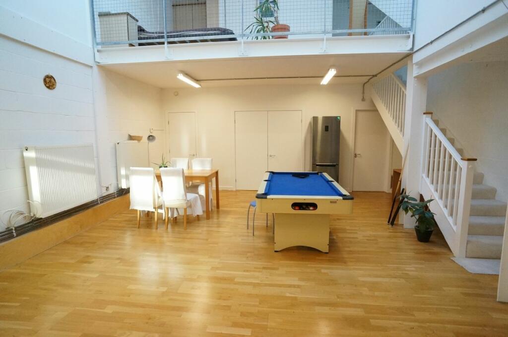 3rd Photo of Lounge