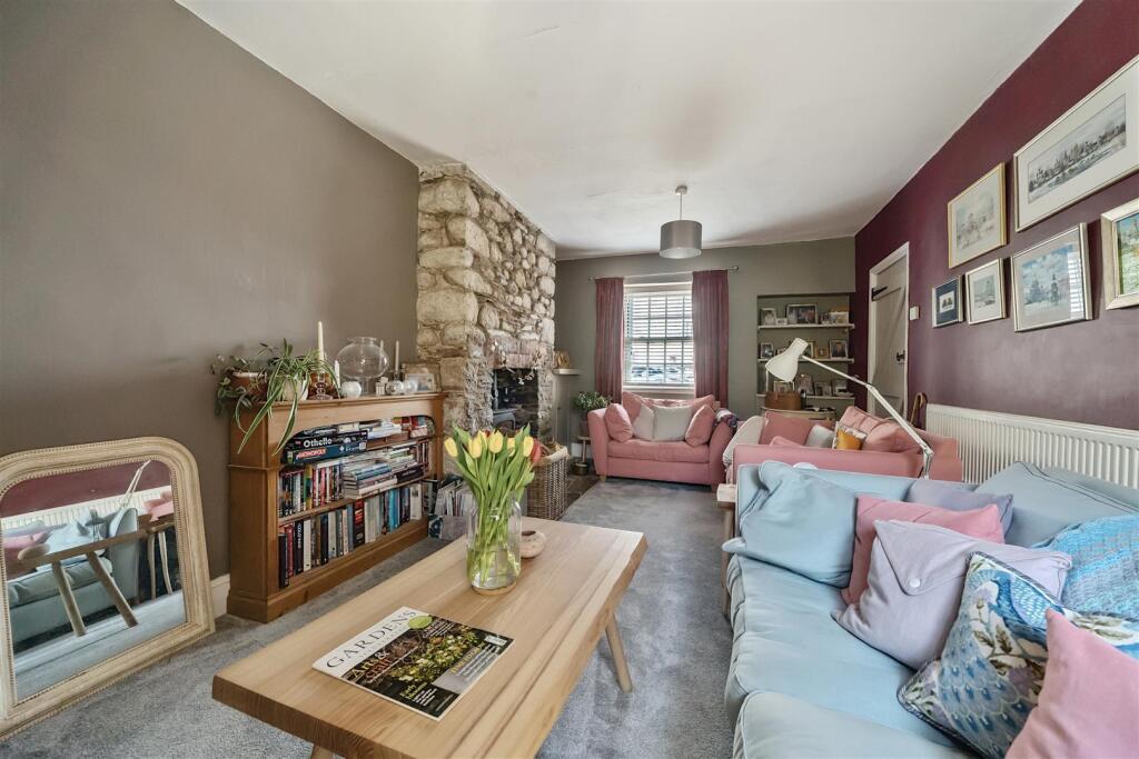 Farthings Sitting Roomn.jpg