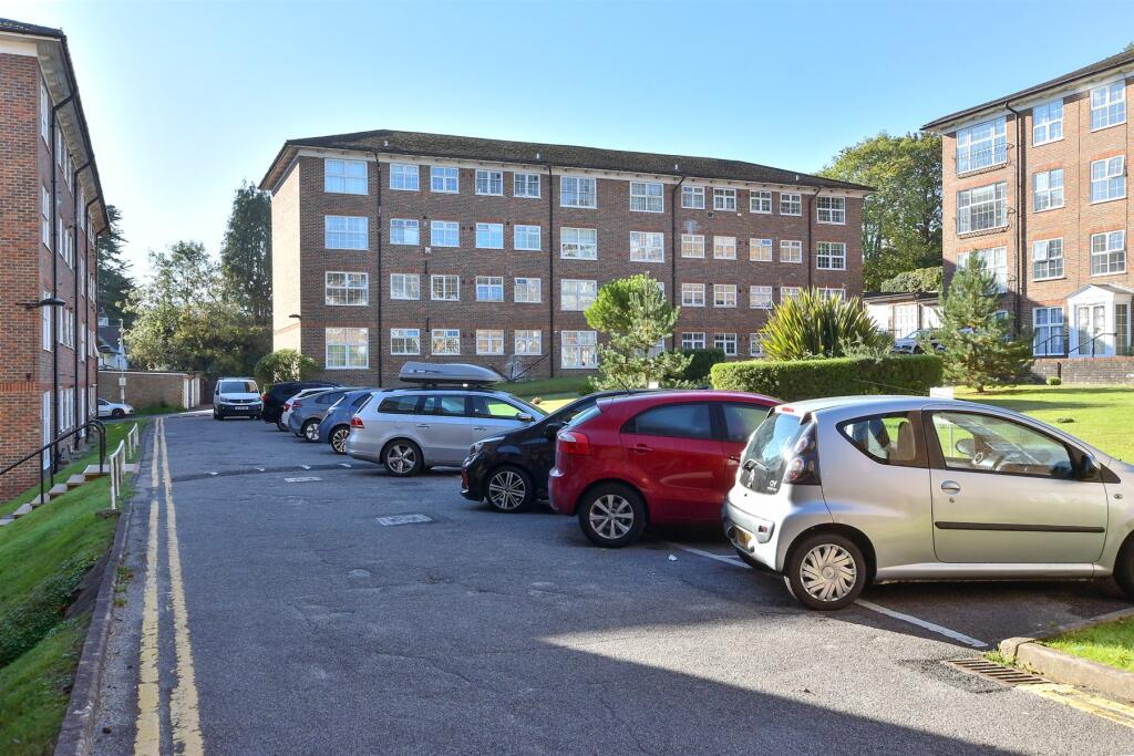 Driveway/Parking