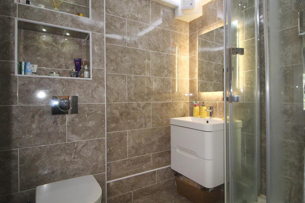 bathroom edited.jpg