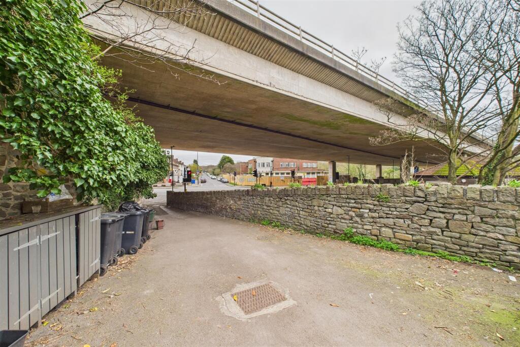 Barn 2a @ Bridge Farm, Bell Hill Stapleton, Bristo