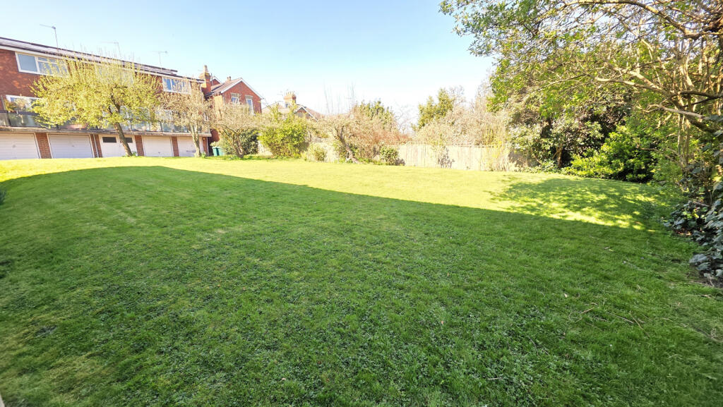 COMMUNAL GARDENS