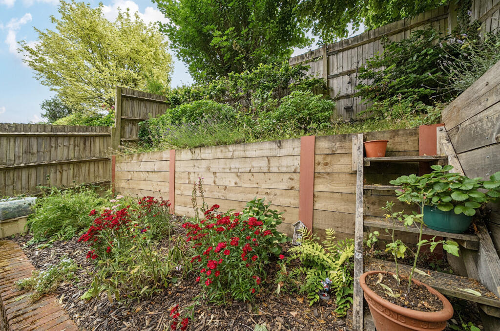 1315497-3-685a70c...