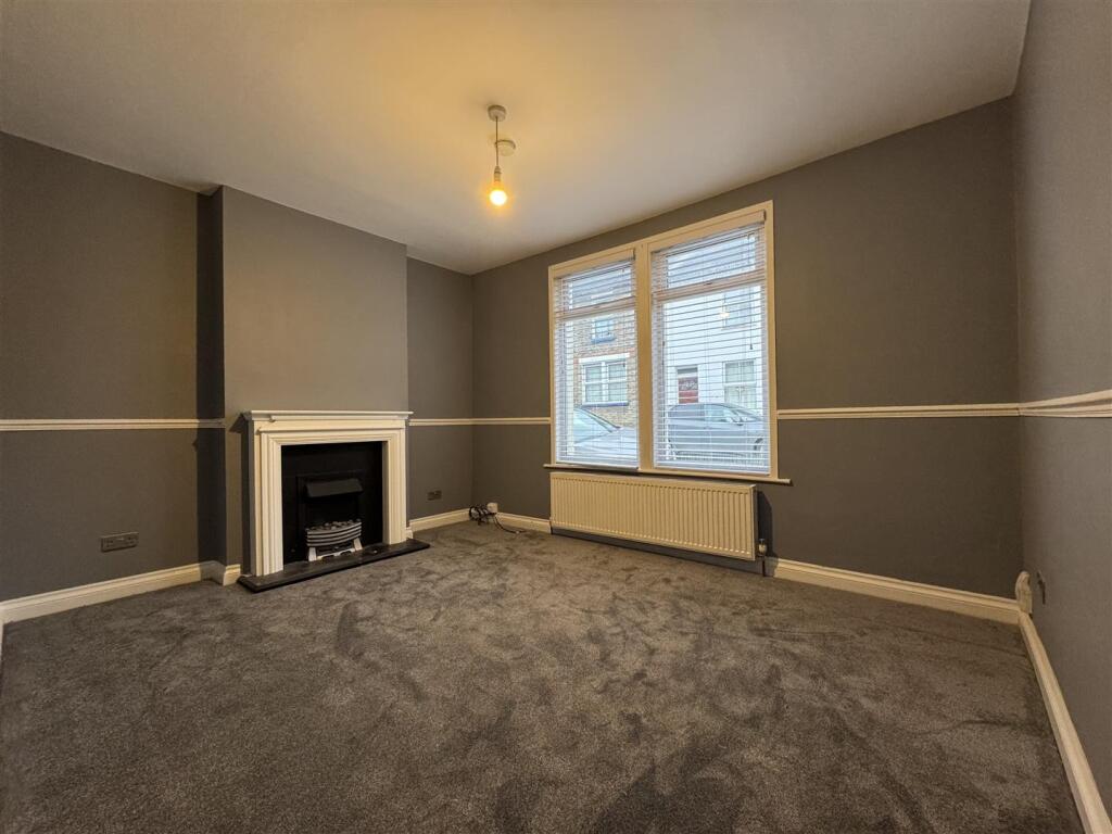 3 Bedroom Terraced for Sale