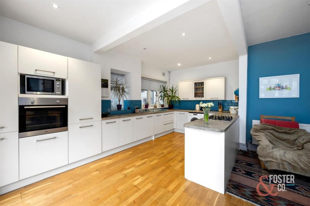 Bigwood Avenue, 21-019.JPG