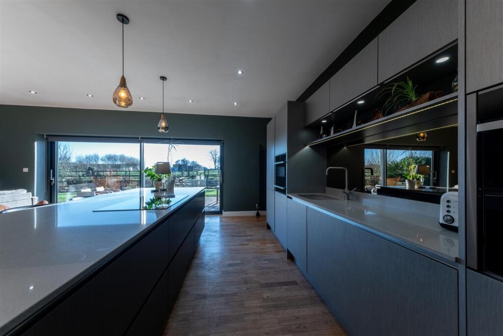 4 Marsh Lane-001.jpg