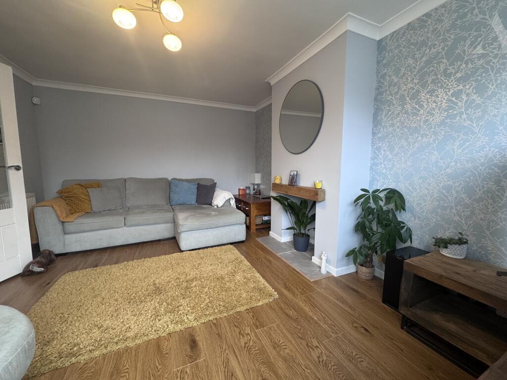 26 Quinton Close Lounge x 2