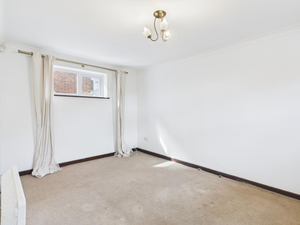 CAM01791G0-PR0187-STILL007