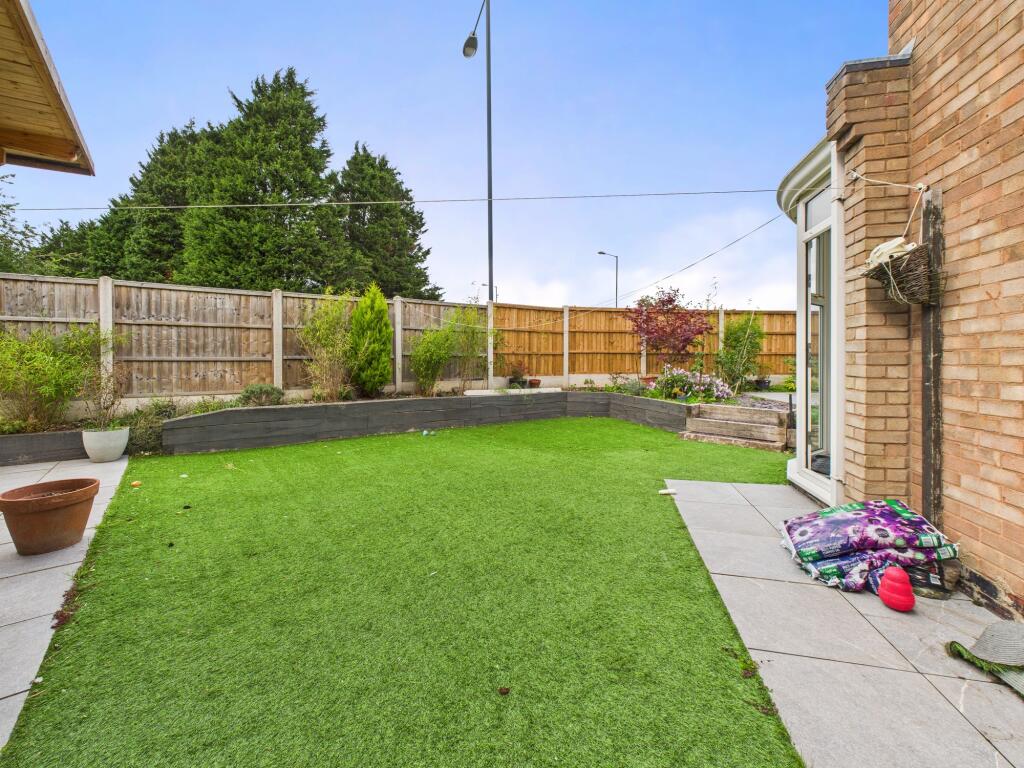 CAM04825G0-PR0180-STILL008