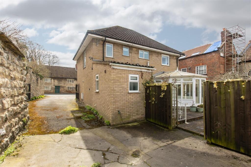 Old Maltongate 47 External-3.jpg