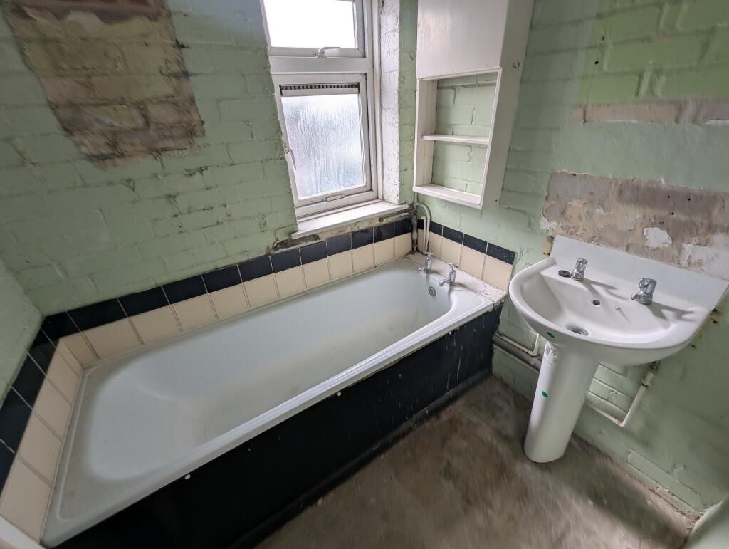 1000032903 T202509261631.jpg