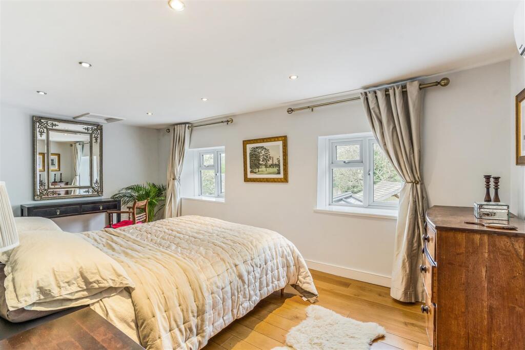 68750_Crofton-Cottage-Bath-Road  (22).jpg