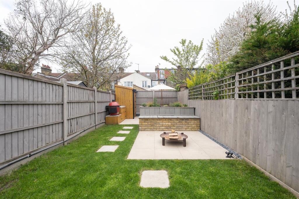Walpole Road, E17