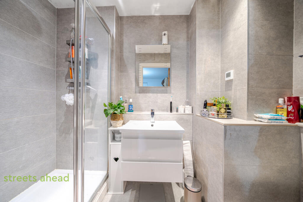 89de1b7c-9c79-41f...