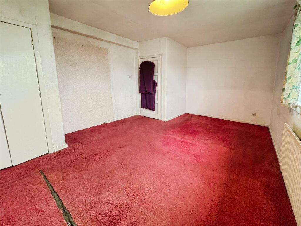 Master Bedroom 1.jpg