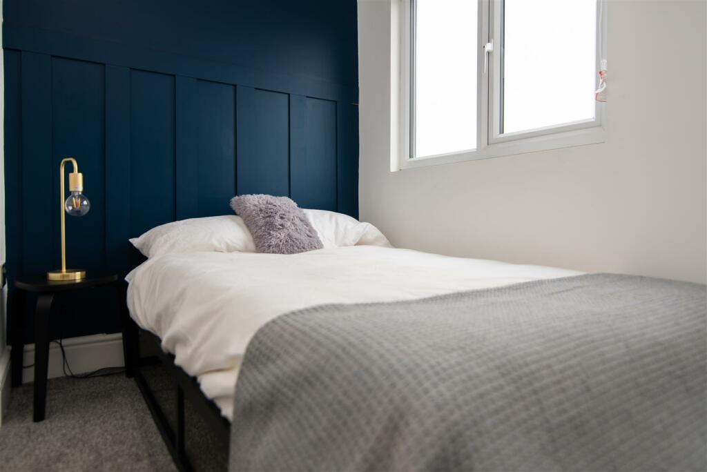 Room 6-6.jpg