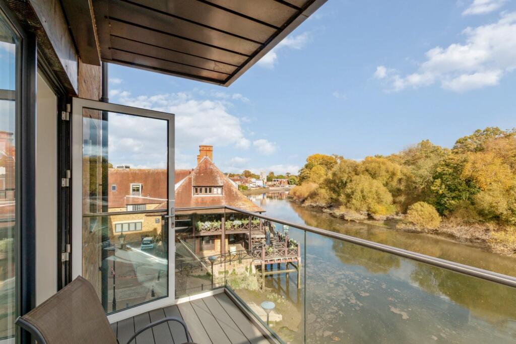 Lion Court 69 PH6.jpg