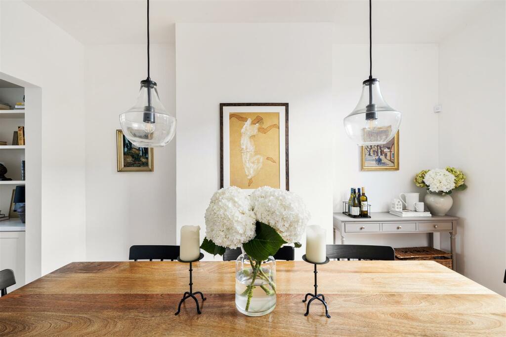 Scarborough Road E11