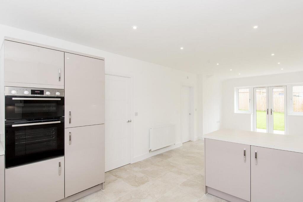 Family Dining kitchen