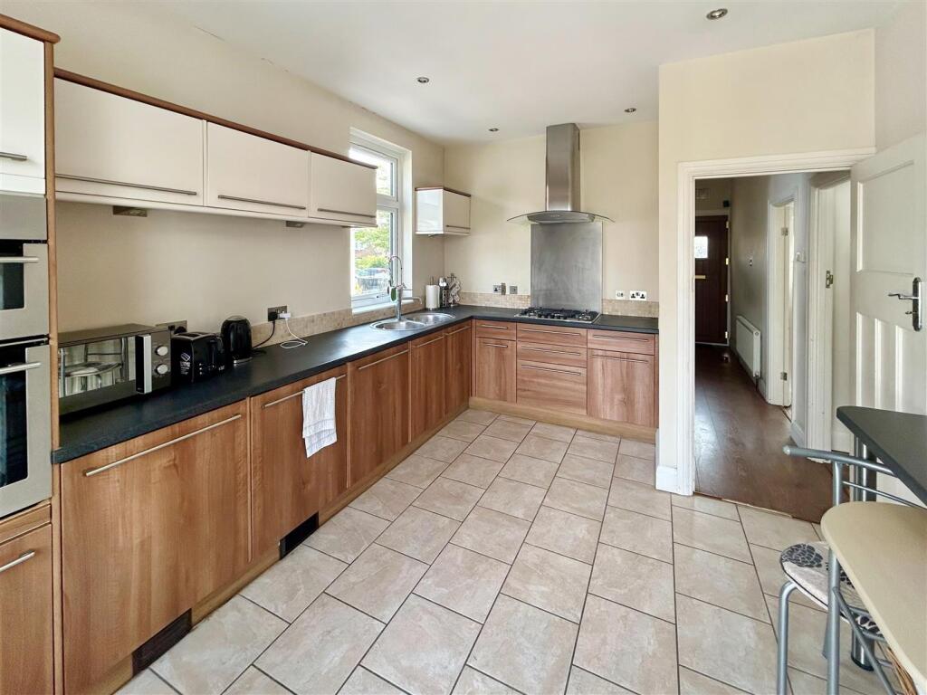 Kitchen breakfast room