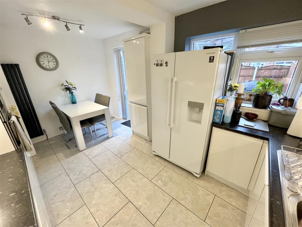 Breakfast Kitchen Aspect 3.jpg