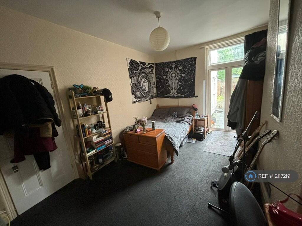 Bedroom 4 - 1