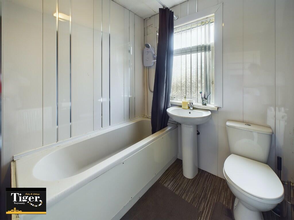 CAM02176G0-PR0241...