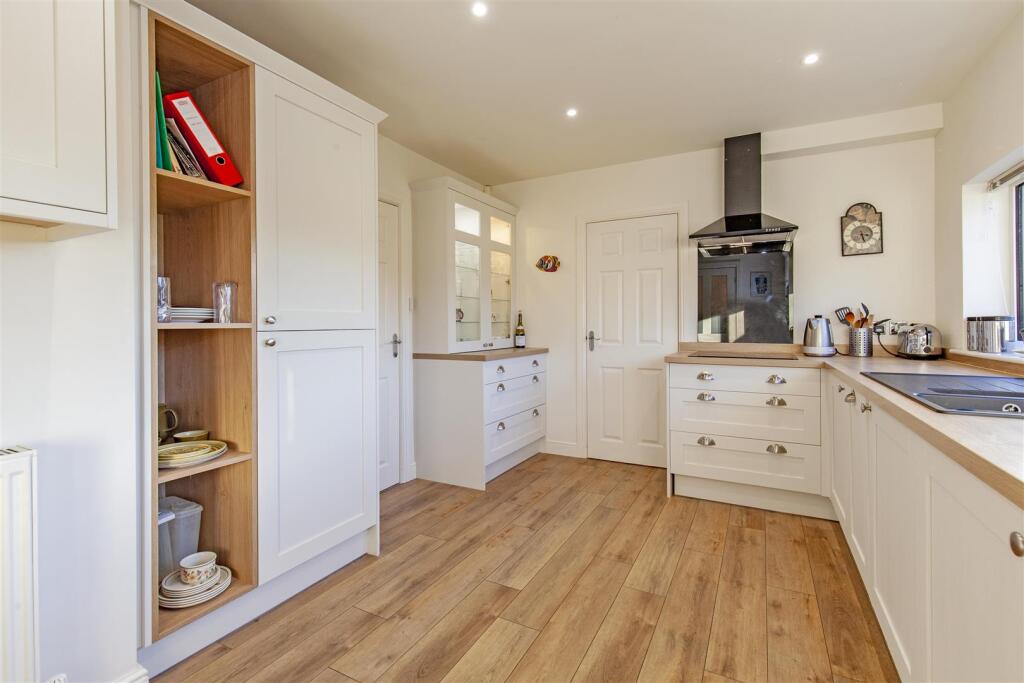 Kitchen-2.jpg