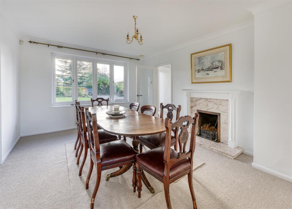 Oaklands Farm-dining1.jpg