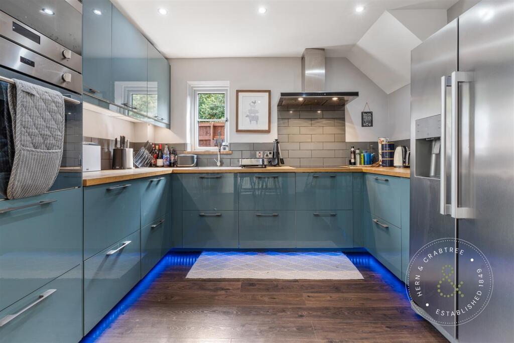 Halifax Close, Hern Crabree (18).jpg