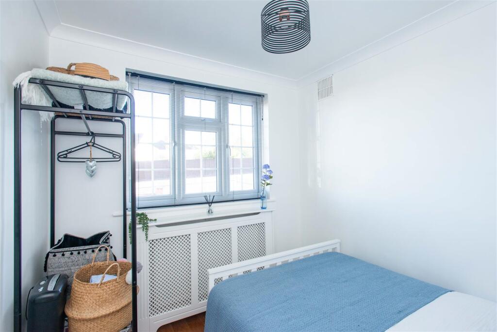 2024.11.12 22 Rookesley Rd, BR5 4HJ-8752.jpg