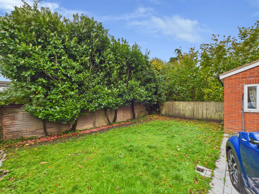 CAM02909G0-PR0507-STILL009