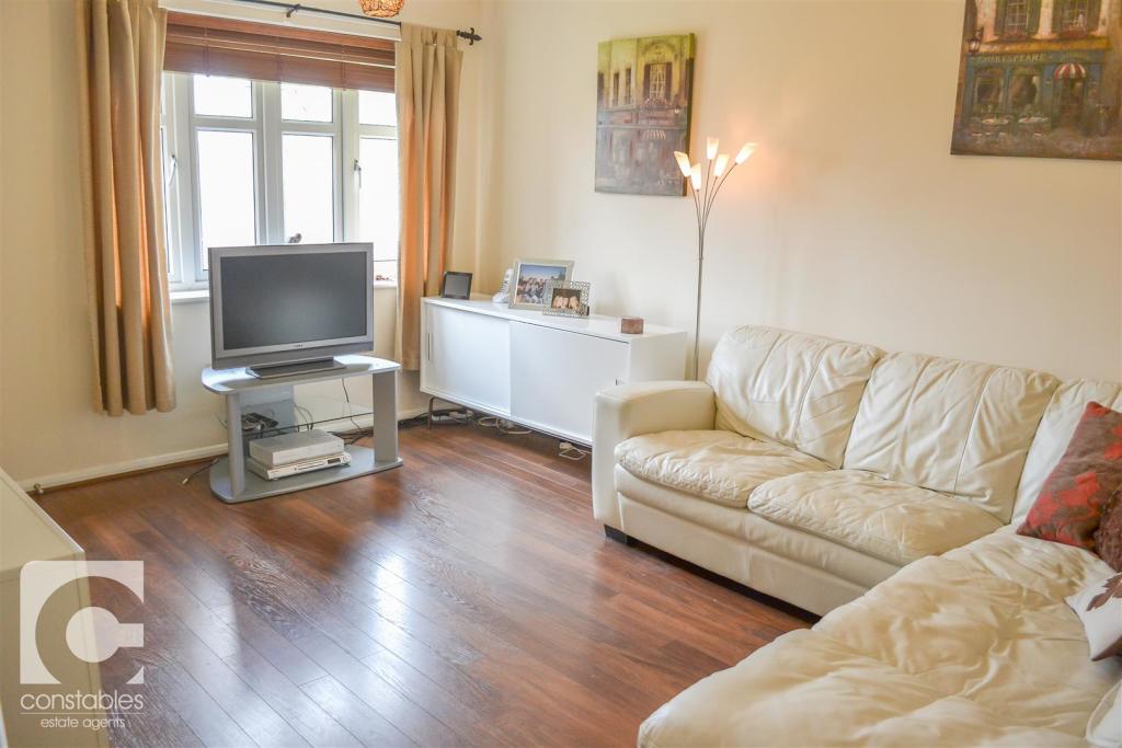 lounge-2.jpg