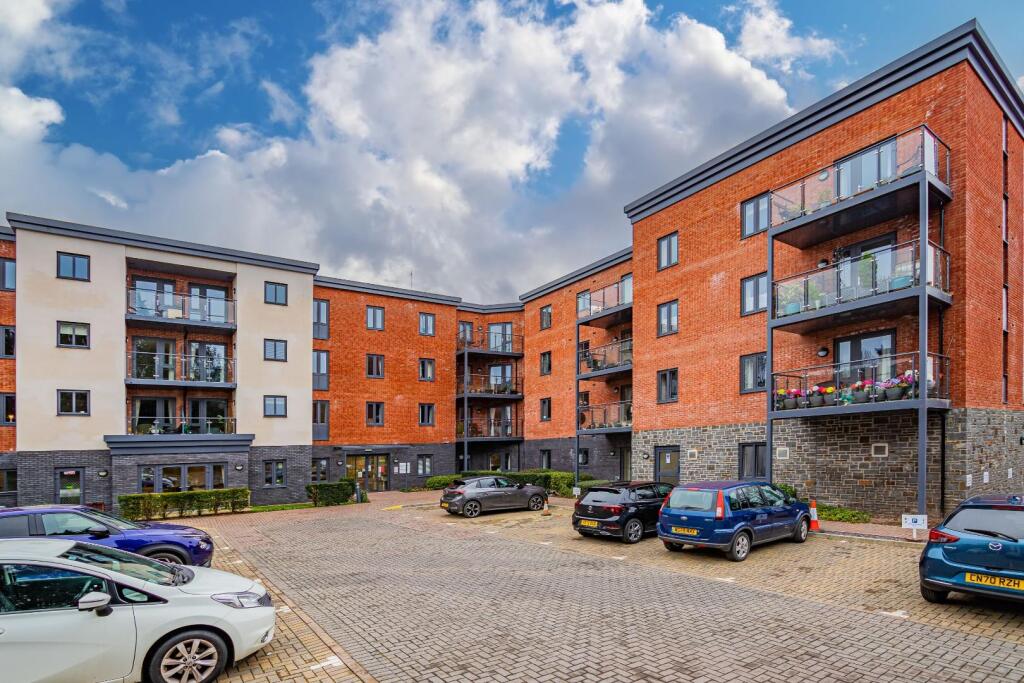 Llys Isan (1 of 14).jpg