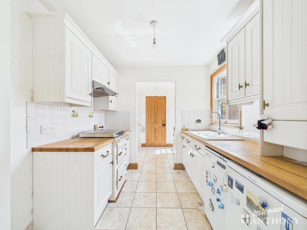 CAM02773G0-PR0343-STILL008