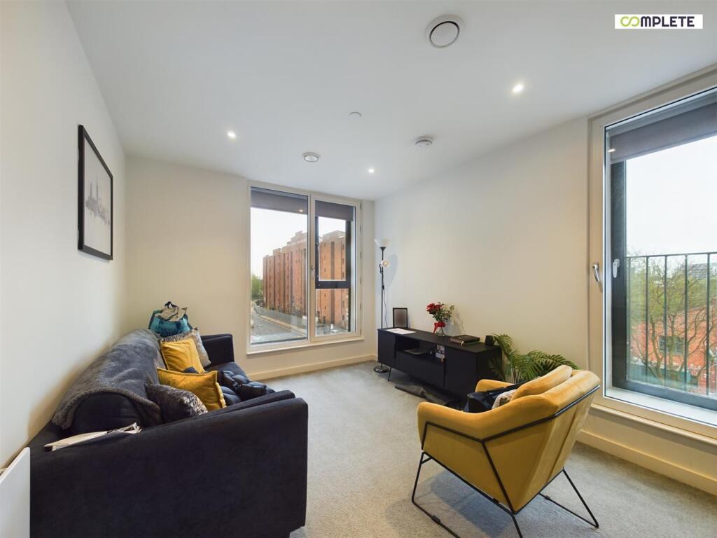 CAM01231G0-PR0053-STILL004