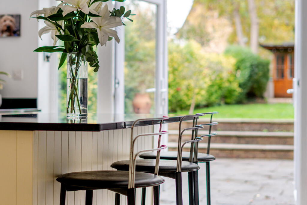 1372662-16-6908a2...