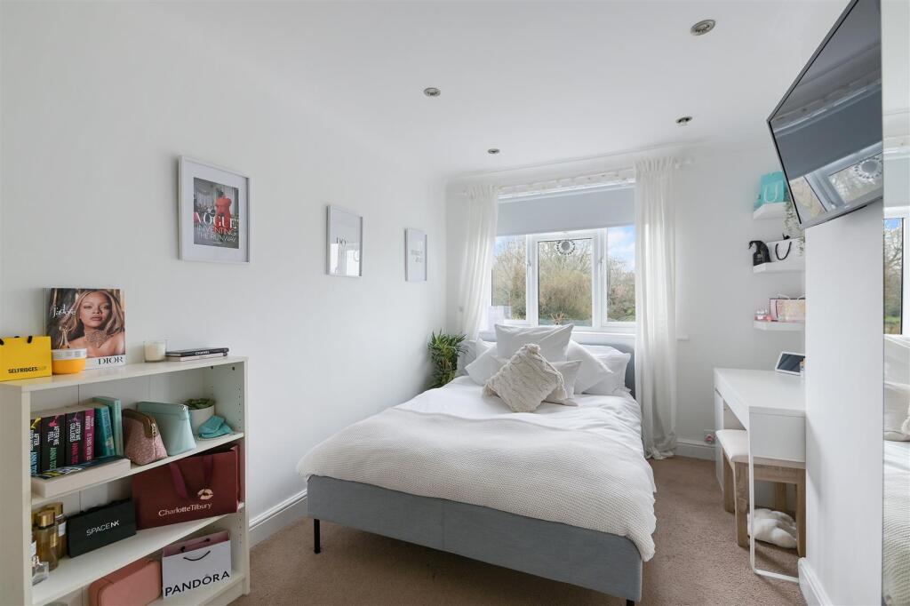 CHIPSTEAD WAY,42- (3).jpg