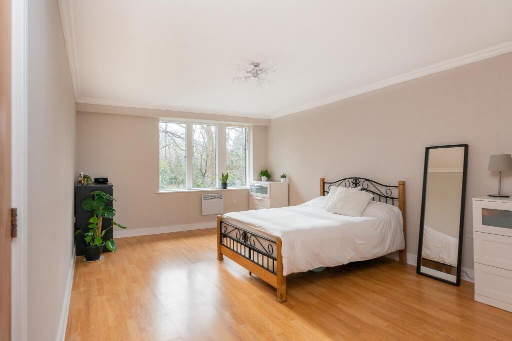 0G4ARD - Bedroom G.jpg