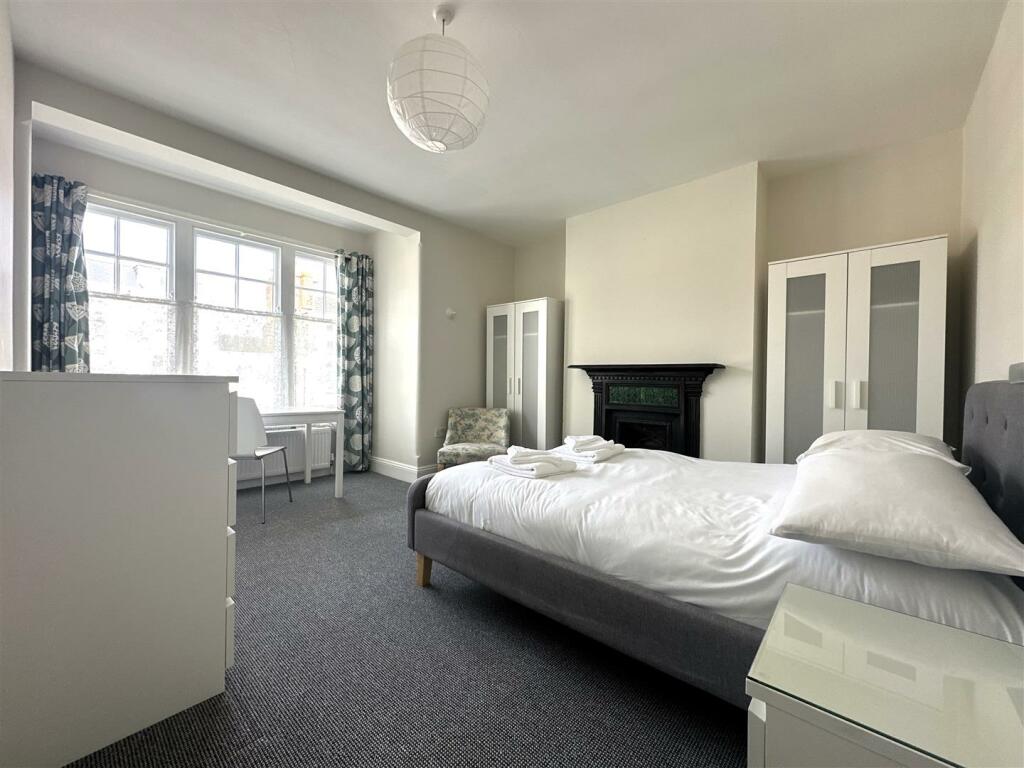 Bedroom .jpg