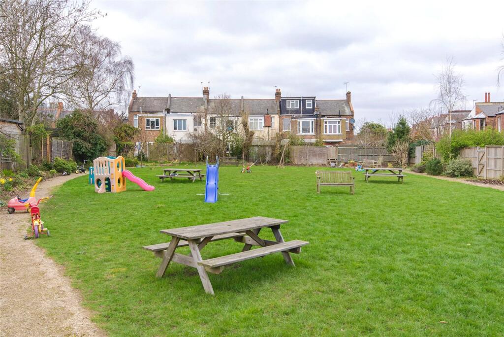Communal Park B