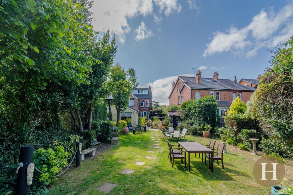 Hadleigh Estate Agents-53.jpg