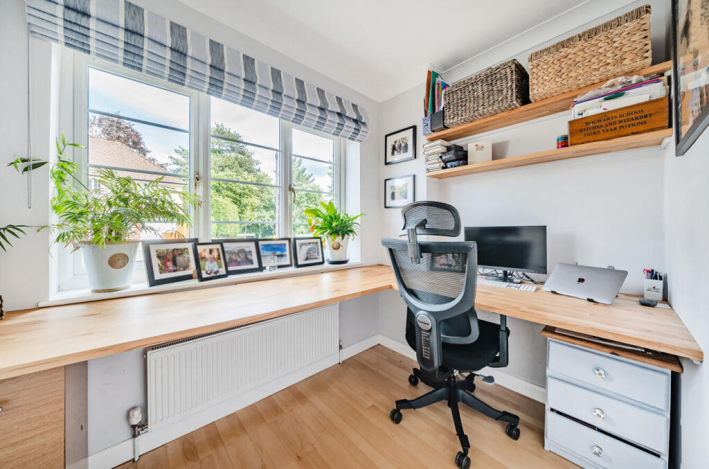 1302469-23-68432d...