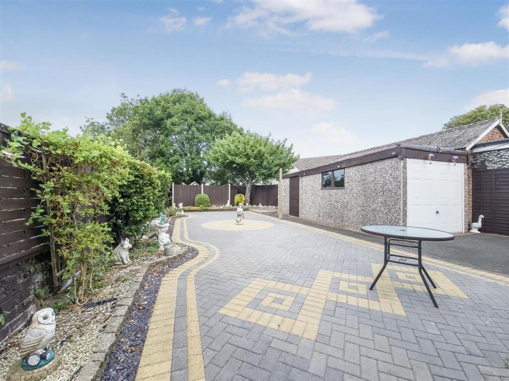 Springfield Road, Midway