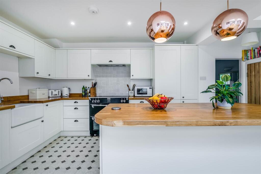 Norton Way South 357-26.jpg