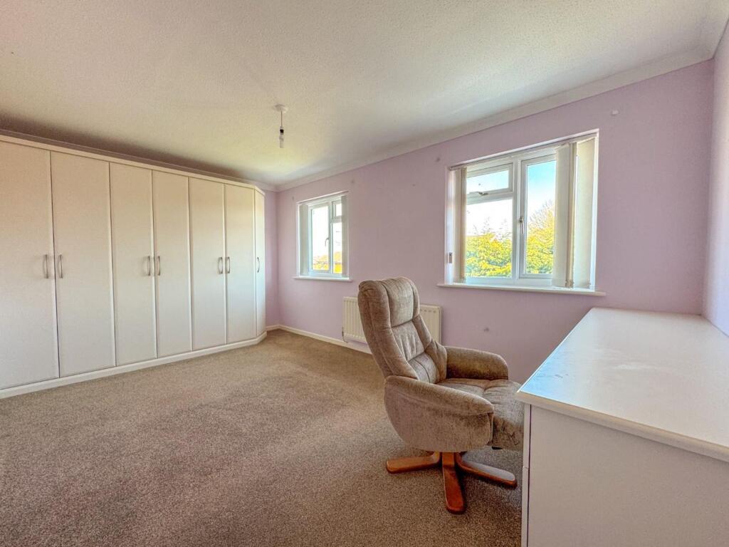 Chatsworth Drive - Image-16.jpg