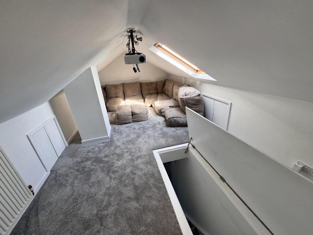 ATTIC ROOM